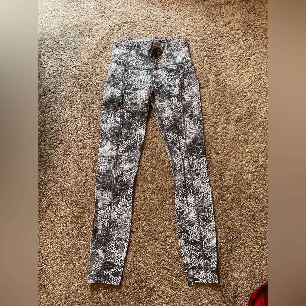 Lululemon Black & White floral patterned leggings